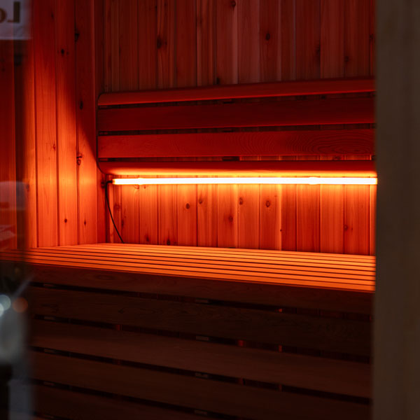 Leisurecraft SaunaGlo 43 inch LED Light Bar, detail